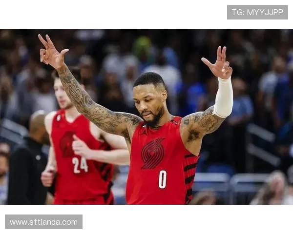 达米安利拉德率队逆转再显关键先生本色引领球队重燃夺冠希望