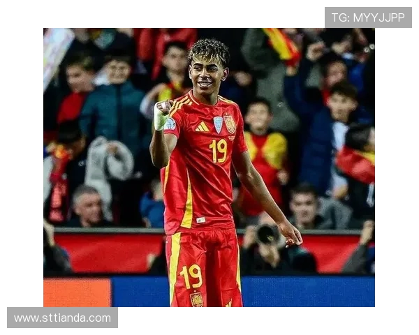 佩德里成长之路从拉玛西亚天才少年到巴萨与西班牙中场核心