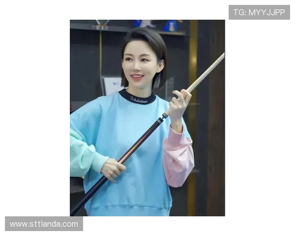 斯诺克女神潘晓婷以实力与优雅诠释台球运动的无限魅力