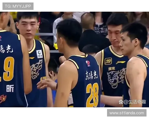 任骏飞领衔广东男篮奋战新赛季展现拼搏精神与团队协作的决心与信念