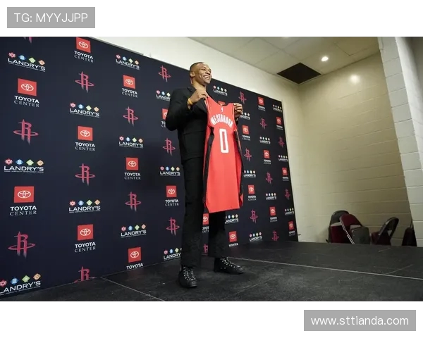 布鲁克洛佩斯:从NBA巨星到篮球智慧的传承者